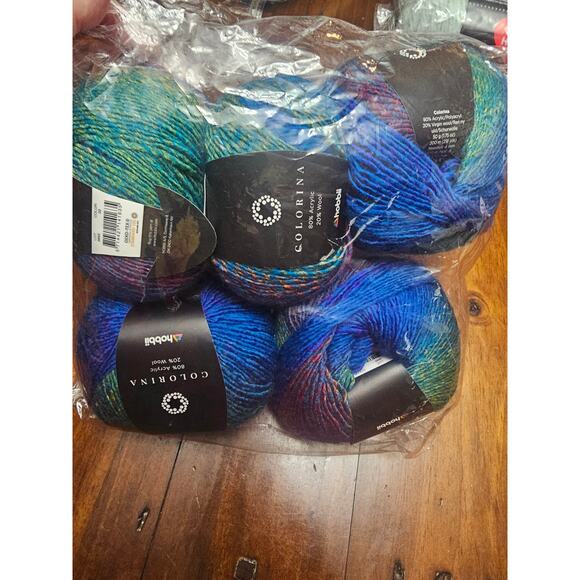 HOBBII COLORINA 5 SKEINS - Picture 1 of 3